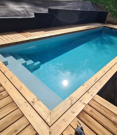 habillage bois piscine 